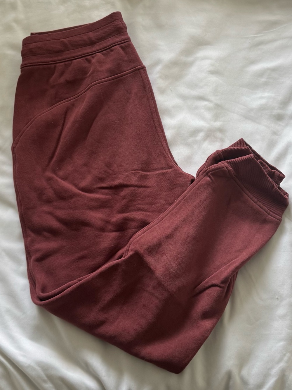 Lululemon Scuba High-Rise Jogger
Smoky Red